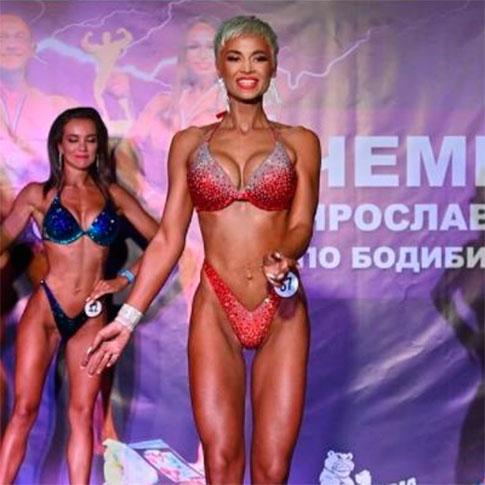 Многократная чемпионка FBBR, тренер по фитнес-бикини Валерия Савенкова